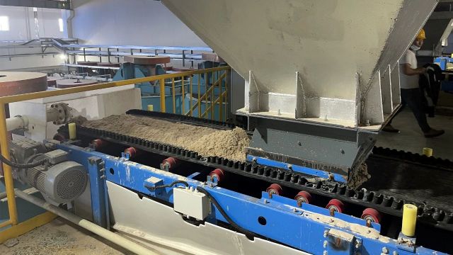 quartz sand production line in the desert 02